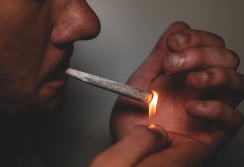 Konjic: Mladić 'pao' s marihuanom
